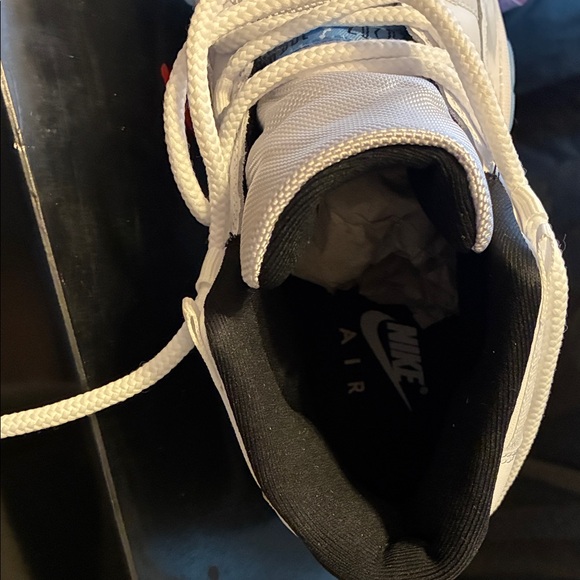 Jordan Athletic Shoes White and Blue - Picture 5 of 15